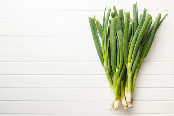 Groene lente-uitjes. — Stockfoto