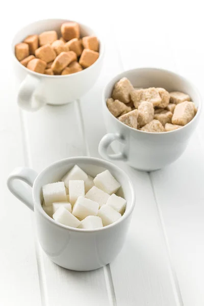 White and brown sugar cubes. — Stock Photo, Image