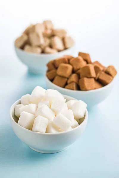 Brauner und weißer Zucker. — Stockfoto