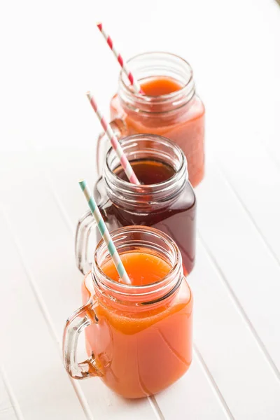 Glas fruktsaft. — Stockfoto