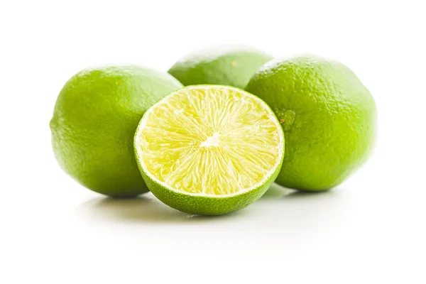 HALVED grön lime. — Stockfoto