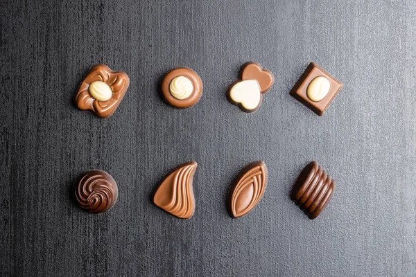 Various chocolate pralines — Stockfoto