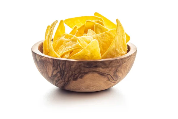 Chips de nacho de milho. Batatas amarelas de tortilla na tigela . — Fotografia de Stock