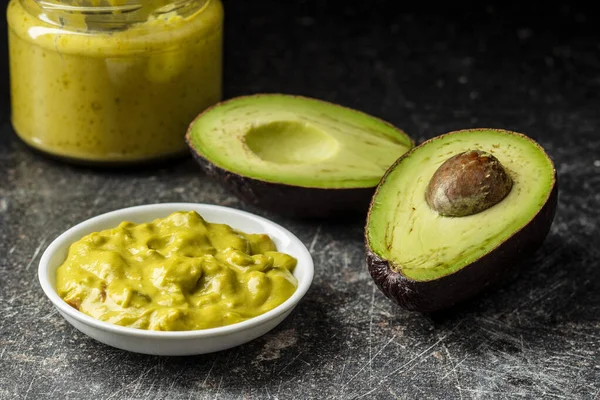 Avocado-Dip. Guacamole-Sauce — Stockfoto