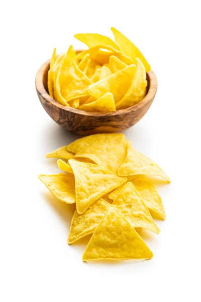 Chips de nacho de milho. Batatas amarelas de tortilla na tigela . — Fotografia de Stock