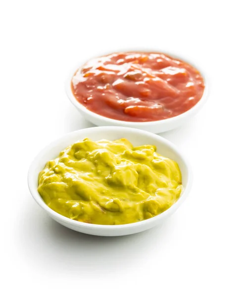 Molhos na tigela. Guacamole e tomate mergulho isolado em backg branco — Fotografia de Stock