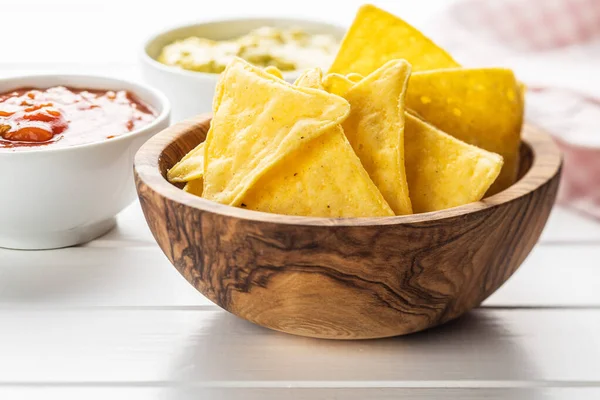 Majs nacho-chips. Gula tortillachips — Stockfoto