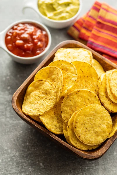 Yuvarlak nacho cipsi. Sarı tortilla cipsi — Stok fotoğraf