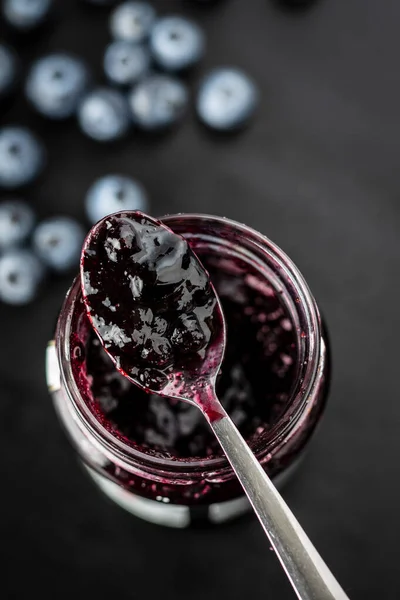 Süße Blaubeermarmelade. — Stockfoto