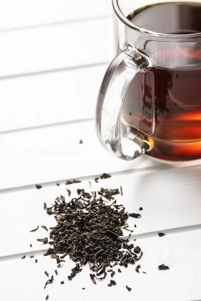 Hojas secas de té negro. —  Fotos de Stock