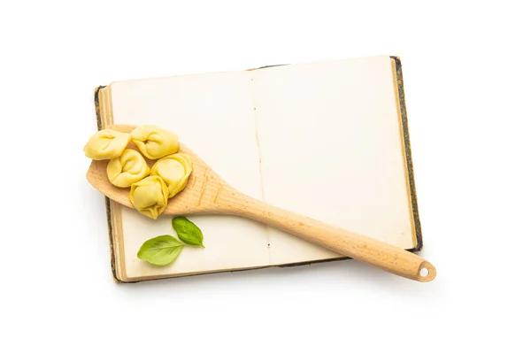Tortellini Pasta Blanco Kookboek Italiaanse Gevulde Pasta Geïsoleerd Witte Achtergrond — Stockfoto