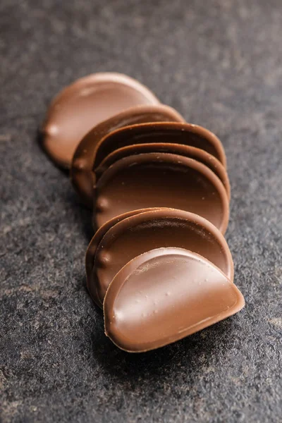Dark Chocolate Chips Black Table — Stock Photo, Image