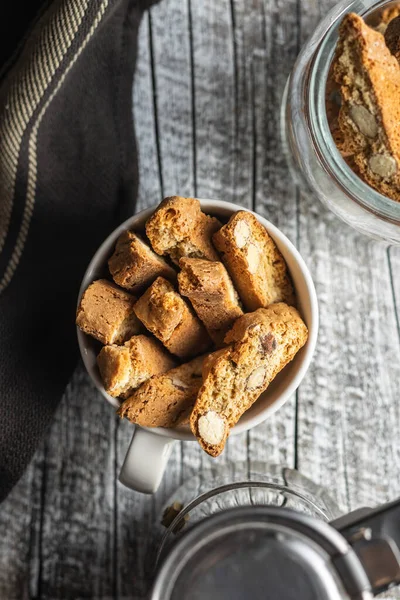 Süße Italienische Cantuccini Kekse Mandelgebäck Kaffeebecher Ansicht Von Oben — Stockfoto