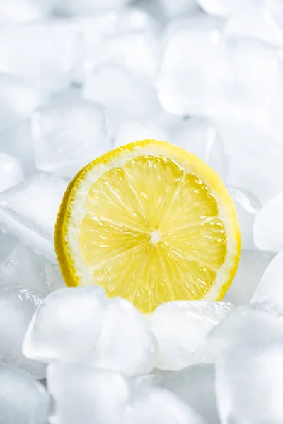 Slice Lemon Ice Cubes — Stock Photo, Image