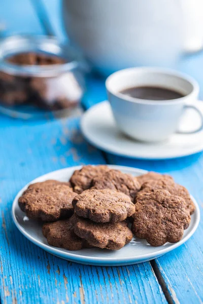 Doux Biscuits Biscuits Chocolat Croquants Forme Fleur Sur Assiette Sur — Photo