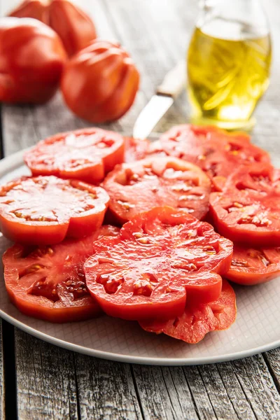 Sliced Red Beefsteak Tomatoes Plate — Stock Photo, Image