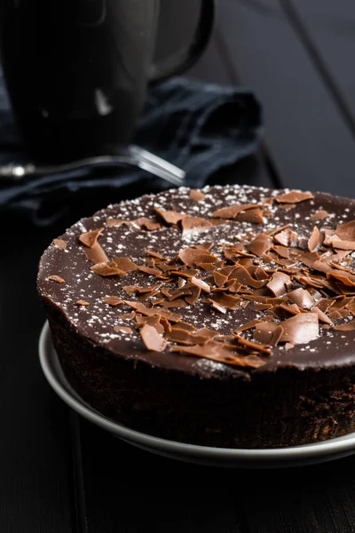 Dolce Torta Cioccolato Sul Tavolo Legno Nero — Foto Stock