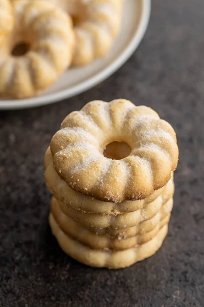 Süße Ringe Kekse Kekse Mit Vanillearoma Mit Zucker Bestreut Auf — Stockfoto