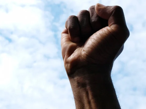 Foto Der Geballten Hand Eines Afroamerikaners Zur Faust Macht Und — Stockfoto