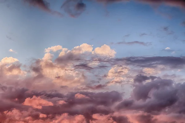 Beautiful Clouds Blue Sky Background Sunset Pink Purple Tones England — Stock Photo, Image