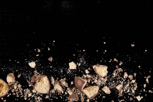 Chocolate Honeycomb Crumbs Bit Peices Broken Bottom Teh Image — Stock Photo, Image