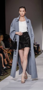 New York, Ny, Amerika Birleşik Devletleri - 10 Eylül 2018: Bir model yürür pist Dennis Basso ilkbahar/yaz 2019 pist gösterisi sırasında Cipriani 42nd Street, Manhattan, New York moda haftası için