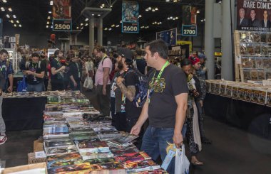 New York, Ny, Amerika Birleşik Devletleri - 4 Ekim 2018: çizgi roman satıcı satan çizgi roman Comic Con 2018, Jacob K. Javits Convention Center New York'ta sırasında. New York Comic Con bir yıllık New York City fan çizgi roman, grafik roman adanmış kuralıdır