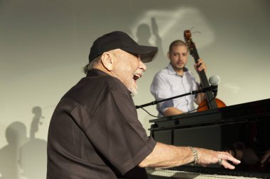 New York, Ny - 13 Ekim 2018: Eddie Palmieri Afro-Karayip caz Altılısı caz Vakfı of America Hudson Studios, Manhattan için ruh için Loft Parti bir gece gerçekleştirir