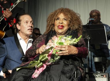 New York, Ny - 13 Ekim 2018: Roberta Flack konuşuyor tribute Loft Parti bir gece sırasında ruh için caz Vakfı of America Hudson Studios, Manhattan için