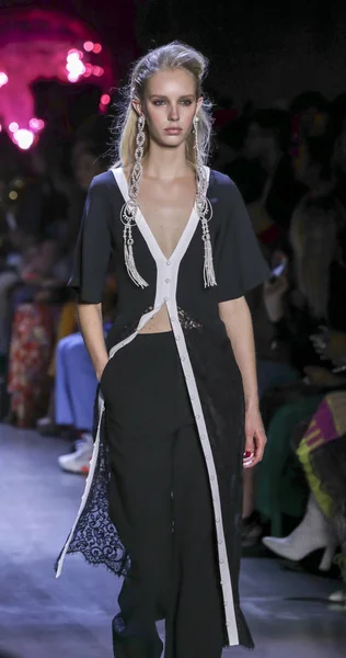 2019 활주로 스튜디오 맨하탄 Prabal Gurung 2019가 컬렉션에 — 스톡 사진