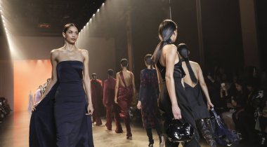 New York, Ny, Amerika Birleşik Devletleri - 8 Şubat 2019: Modelleri yürüyüş pist Cushnie sonbahar/kış 2019 koleksiyonu bahar Studios, Manhattan, New York moda sırasında için
