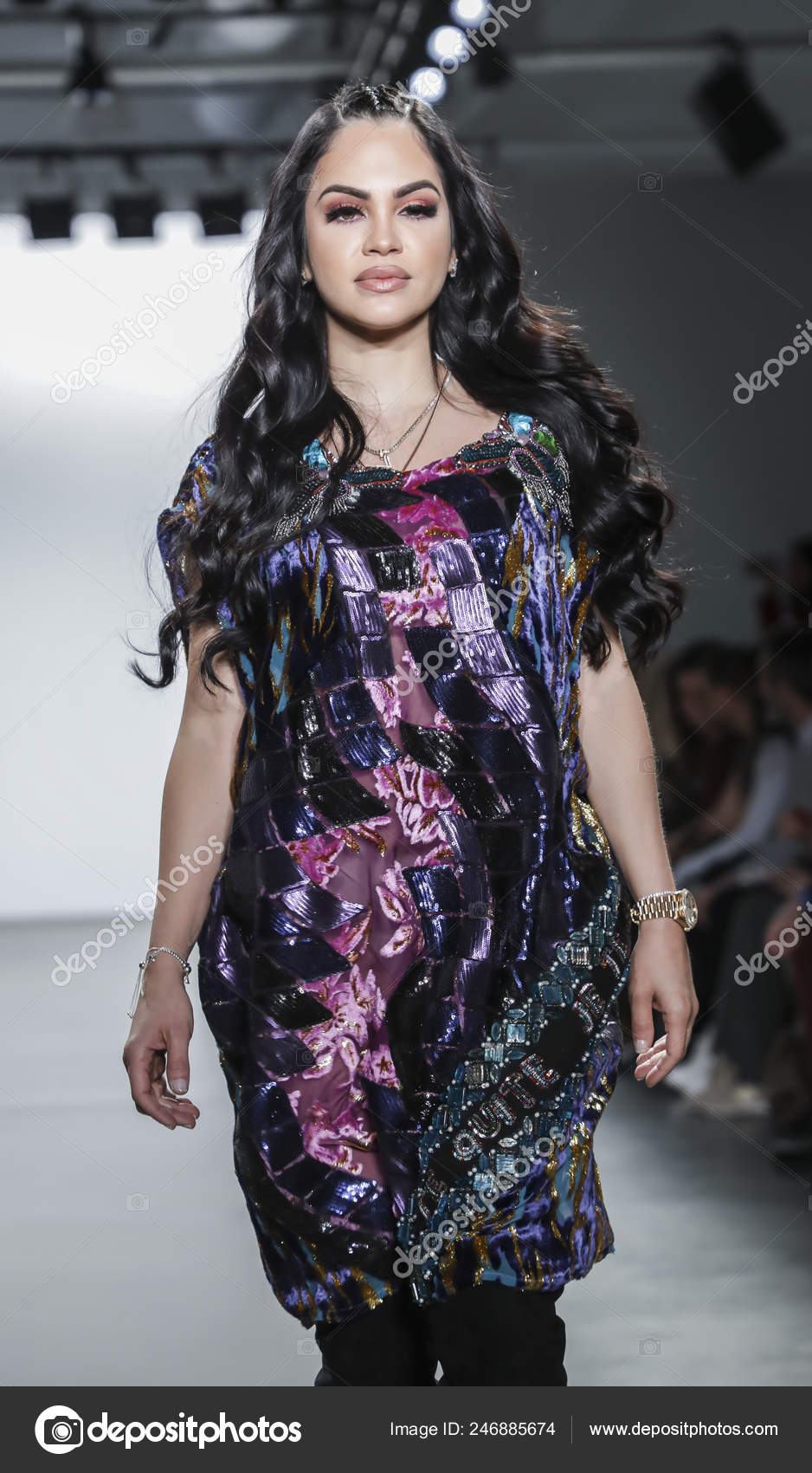 ナティ写真素材 ロイヤリティフリーナティ画像 Depositphotos