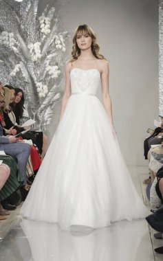 Theia gelin bahar 2020