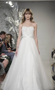 Theia gelin bahar 2020