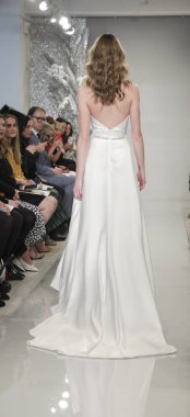 Theia gelin bahar 2020