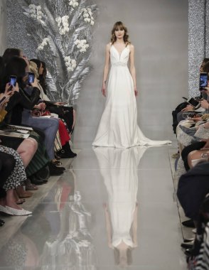 Theia gelin bahar 2020