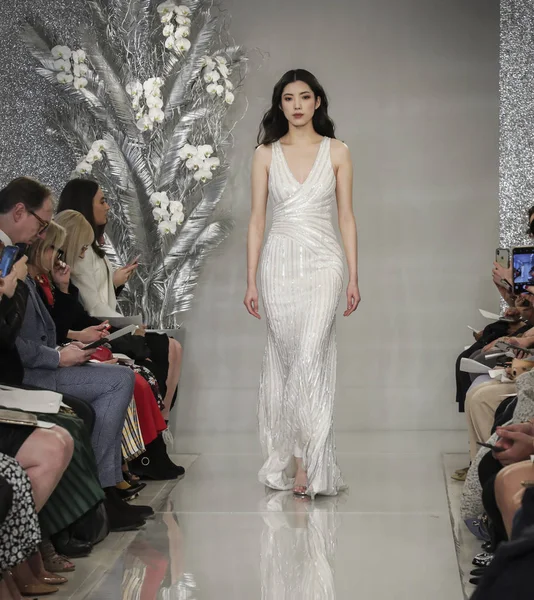 Theia Sposa Primavera 2020 — Foto Stock