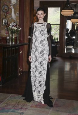 Monica Byrne gelin bahar 2020