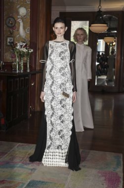 Monica Byrne gelin bahar 2020