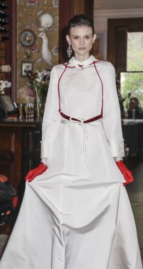 Monica Byrne gelin bahar 2020