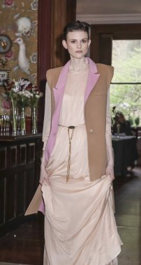 Monica Byrne gelin bahar 2020