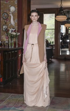 Monica Byrne gelin bahar 2020