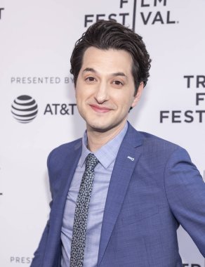 Ayağa Kalkmak, Düşmek