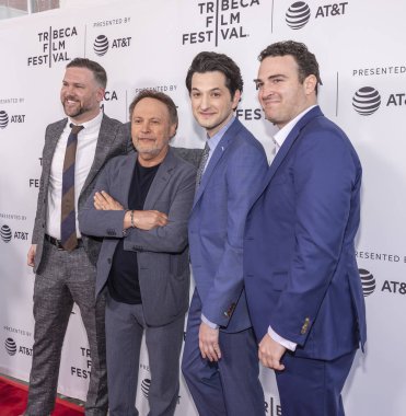 Ayağa Kalkmak, Düşmek