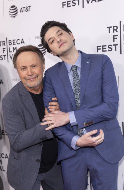 Ayağa Kalkmak, Düşmek