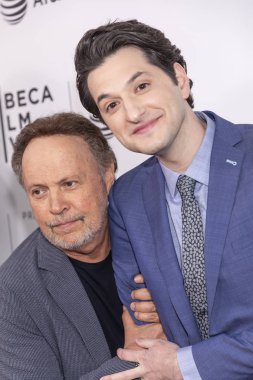 Ayağa Kalkmak, Düşmek