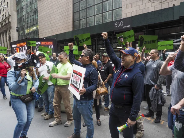 Trabajadores sindicales protestan contra CIM Group — Foto de Stock