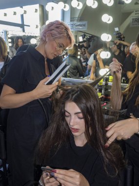 Rebecca Minkoff Ss 2020 Tanıtım