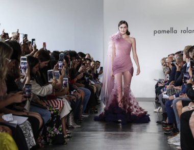 Pamella Roland Ss 2020
