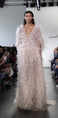 Pamella Roland Ss 2020